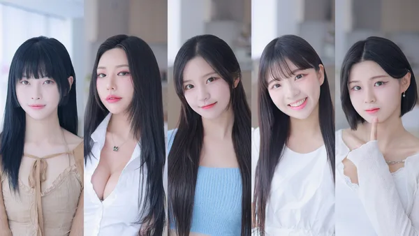 Screenshot 1 di Five Hearts Under One Roof
