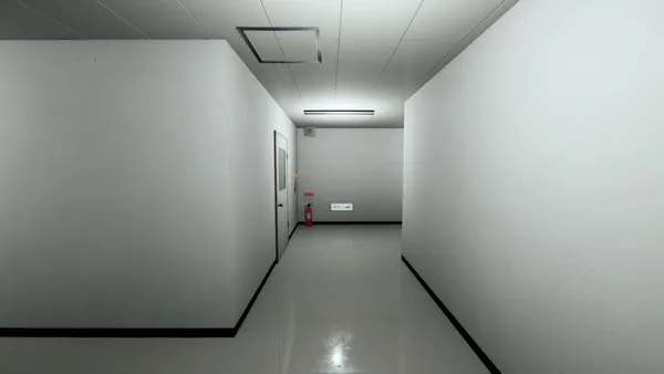 Screenshot 1 di The Night Cleaner